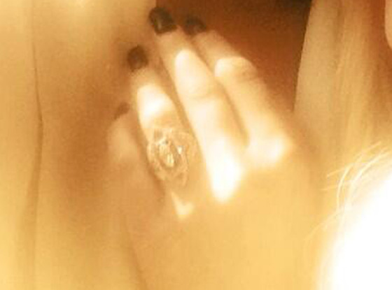 Ashlee Simpson, Evan Ross, Engagement Ring, Twit Pic Ashlee Simpson, Evan Ross, Engagement Ring, Twit Pic